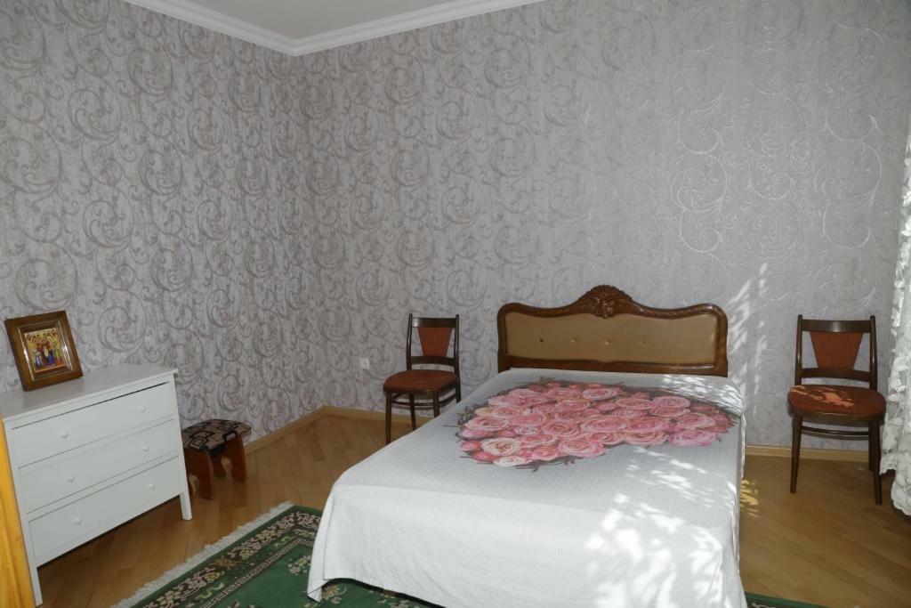 Nana'S Apartment Kutaisi Exterior photo
